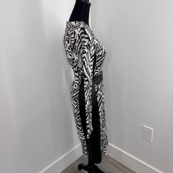 Kardashian Kollection Long Sleeve Zebra Print Slimming Midi Dress (M) - Picture 5 of 6